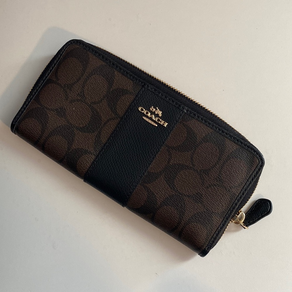 BRAND NEW COACH wallet